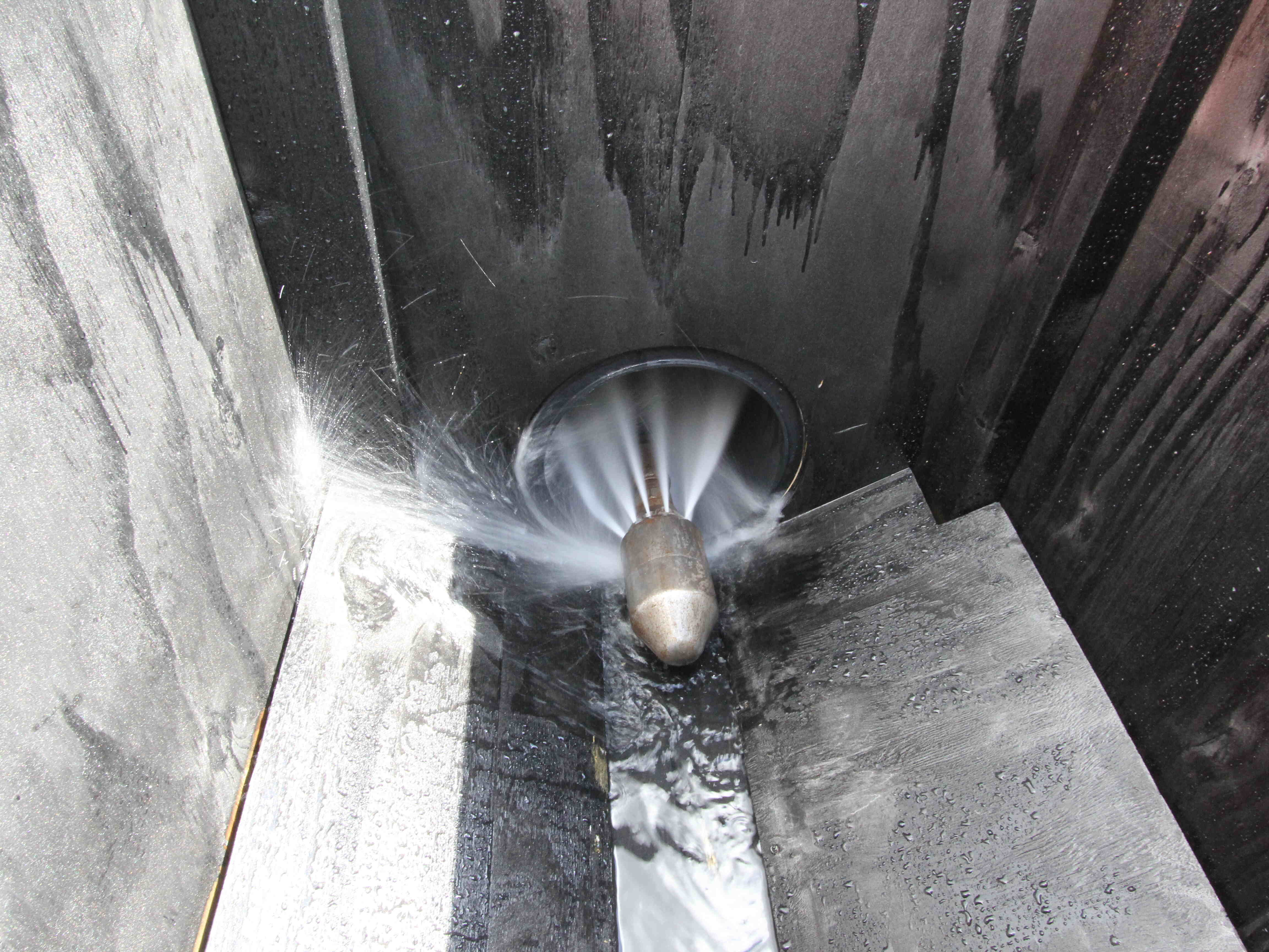 Jetting hoses deployed